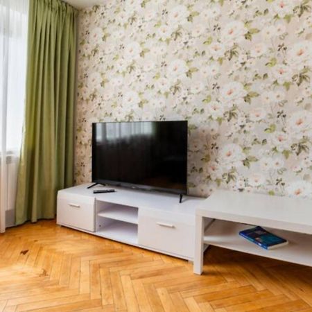 Затишна 2К Квартира З Усім Необхідним Для Життя Поряд З Метро Дарниця Kiev Eksteriør bilde